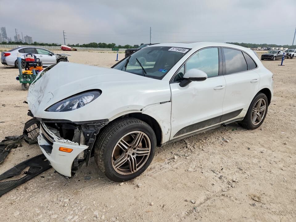 2016 PORSCHE Macan