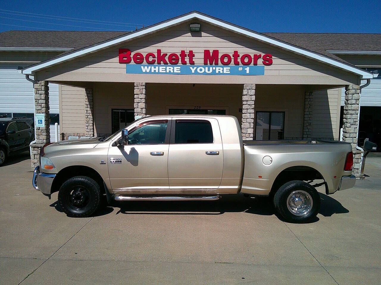 2011 DODGE Ram
