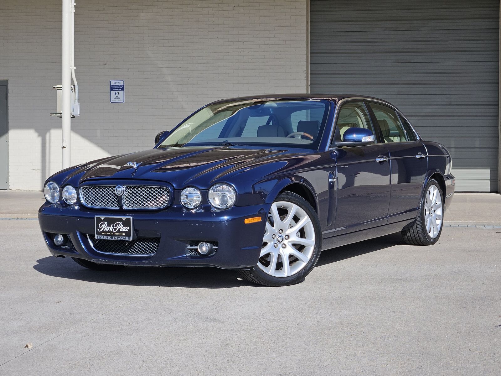 2009 JAGUAR XJ