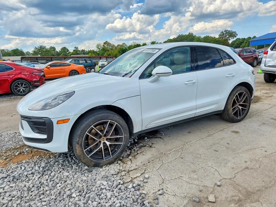 2023 PORSCHE Macan
