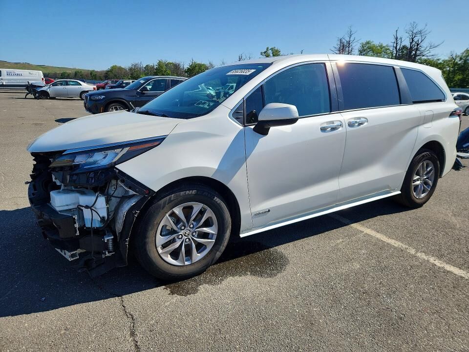 2021 TOYOTA Sienna