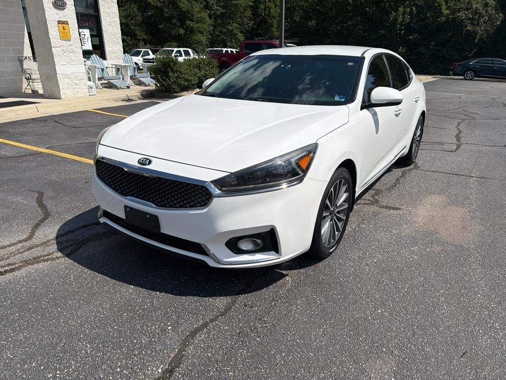 2017 KIA Cadenza