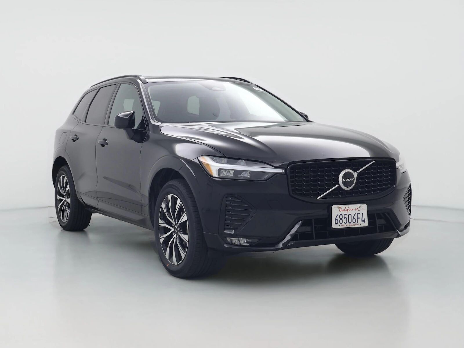 2025 VOLVO XC60