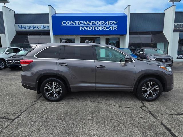 2017 TOYOTA Highlander