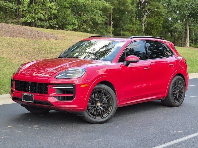 2025 PORSCHE Cayenne