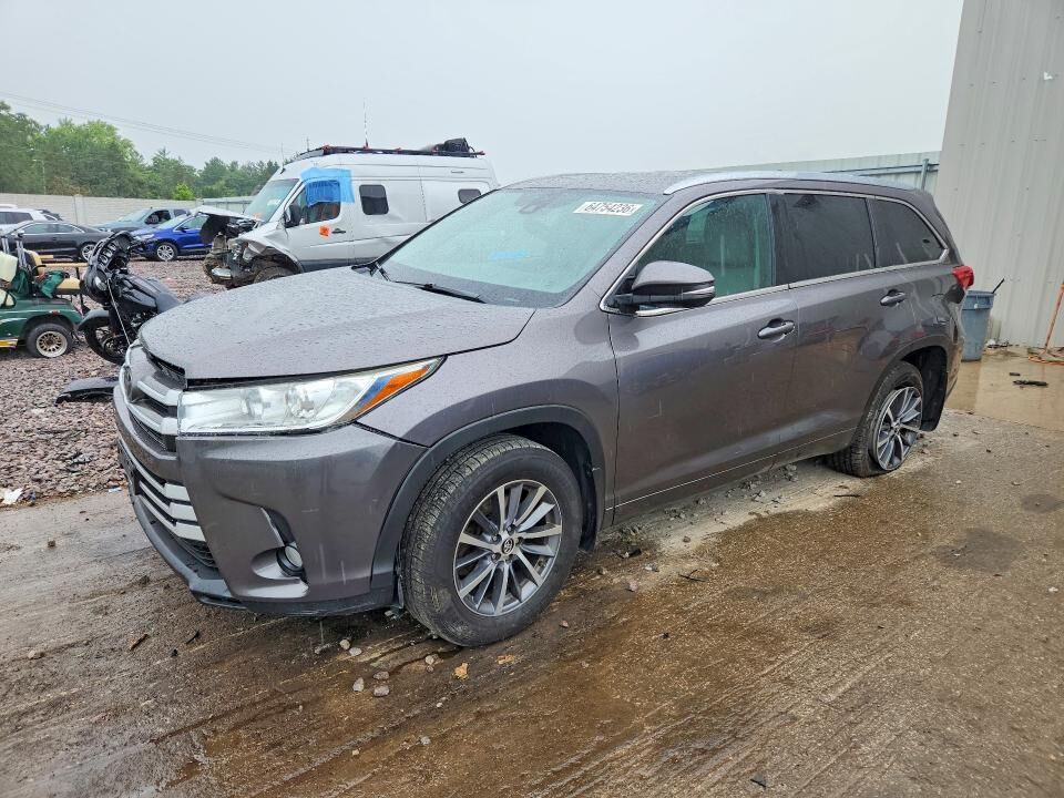 2017 TOYOTA Highlander