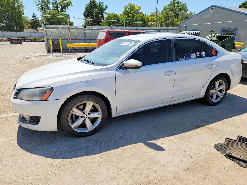2012 VOLKSWAGEN Passat