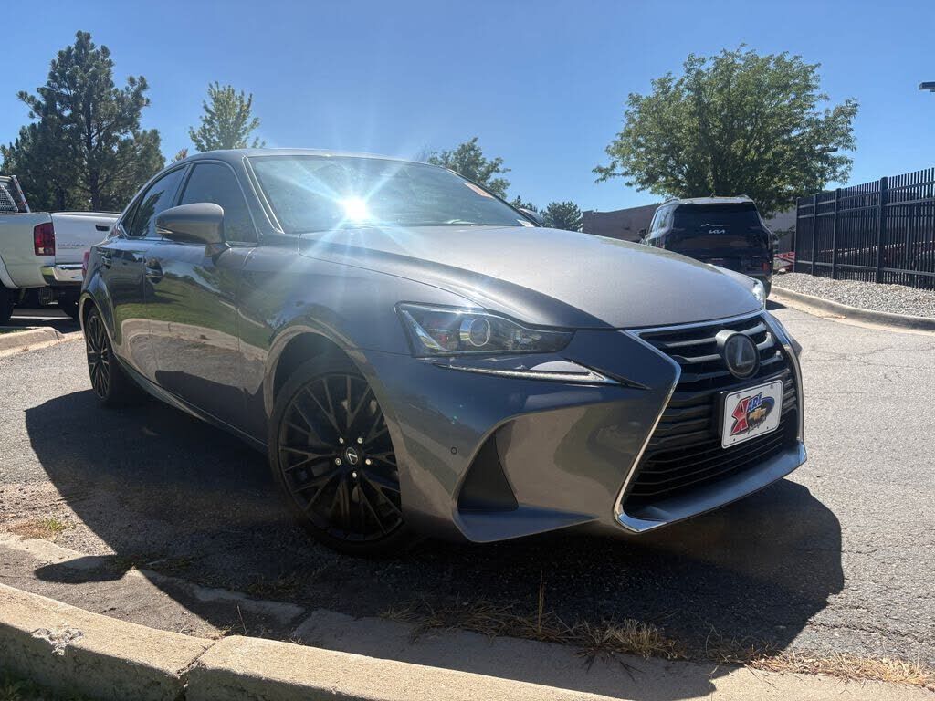 2019 LEXUS IS