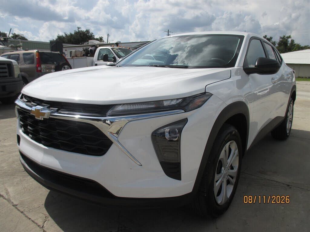 2025 CHEVROLET Trax