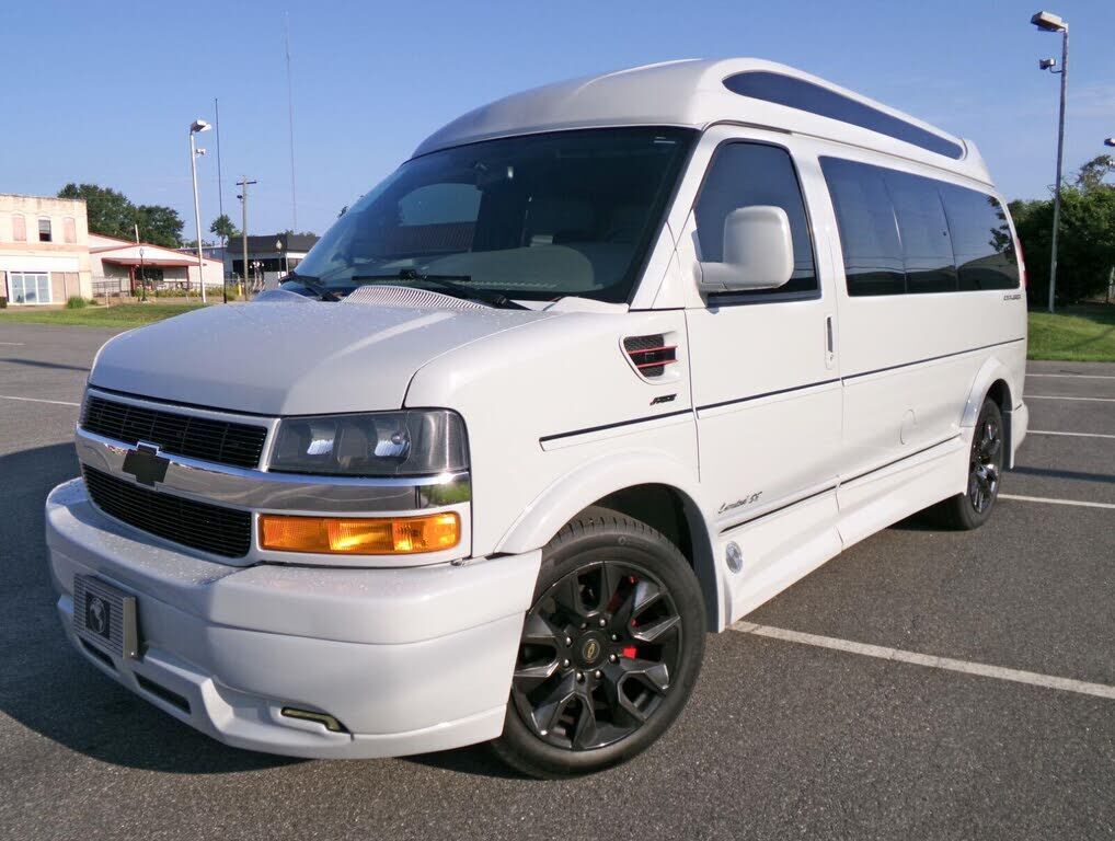 2023 CHEVROLET Express