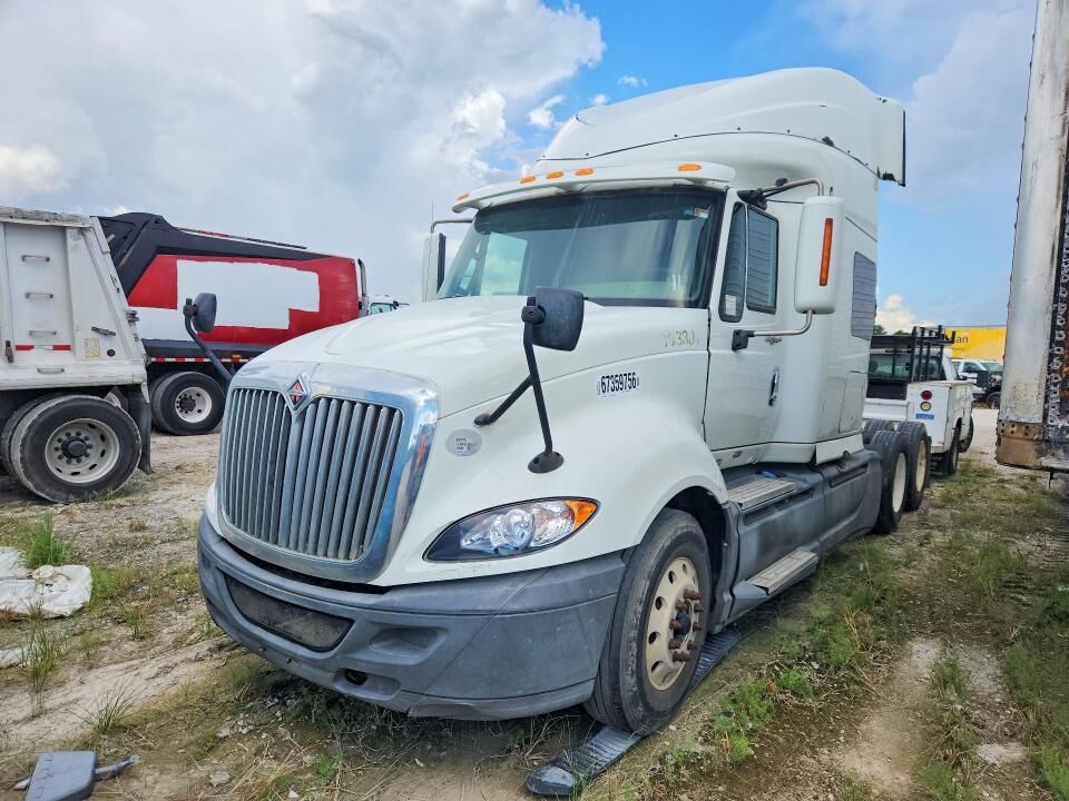 2014 INTERNATIONAL LF687