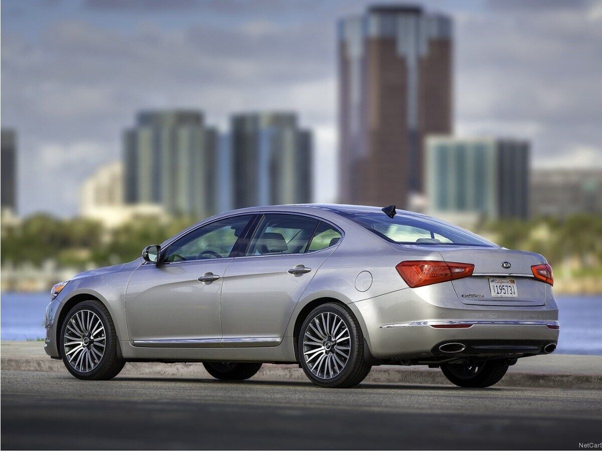 2015 KIA Cadenza