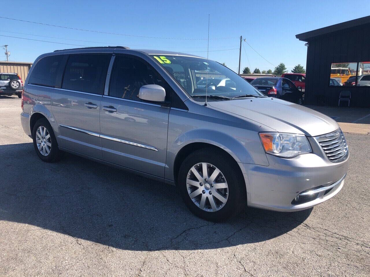 2015 CHRYSLER Town and Country