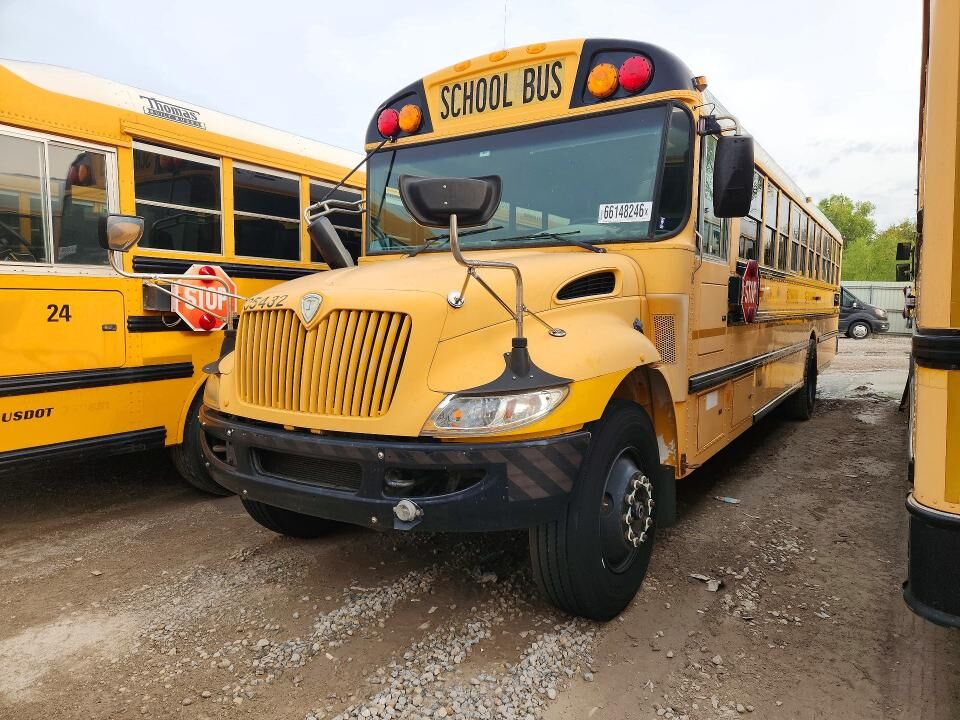 2013 IC BUS PB105