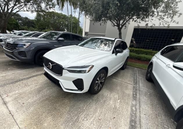 2025 VOLVO XC60