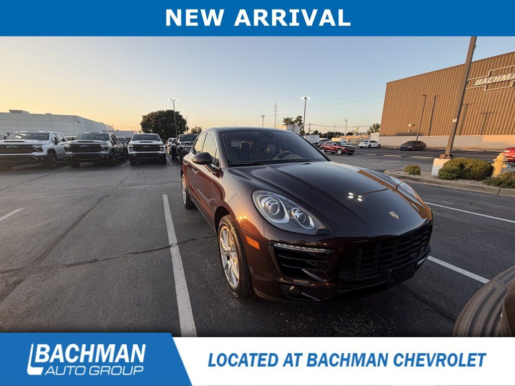 2017 PORSCHE Macan
