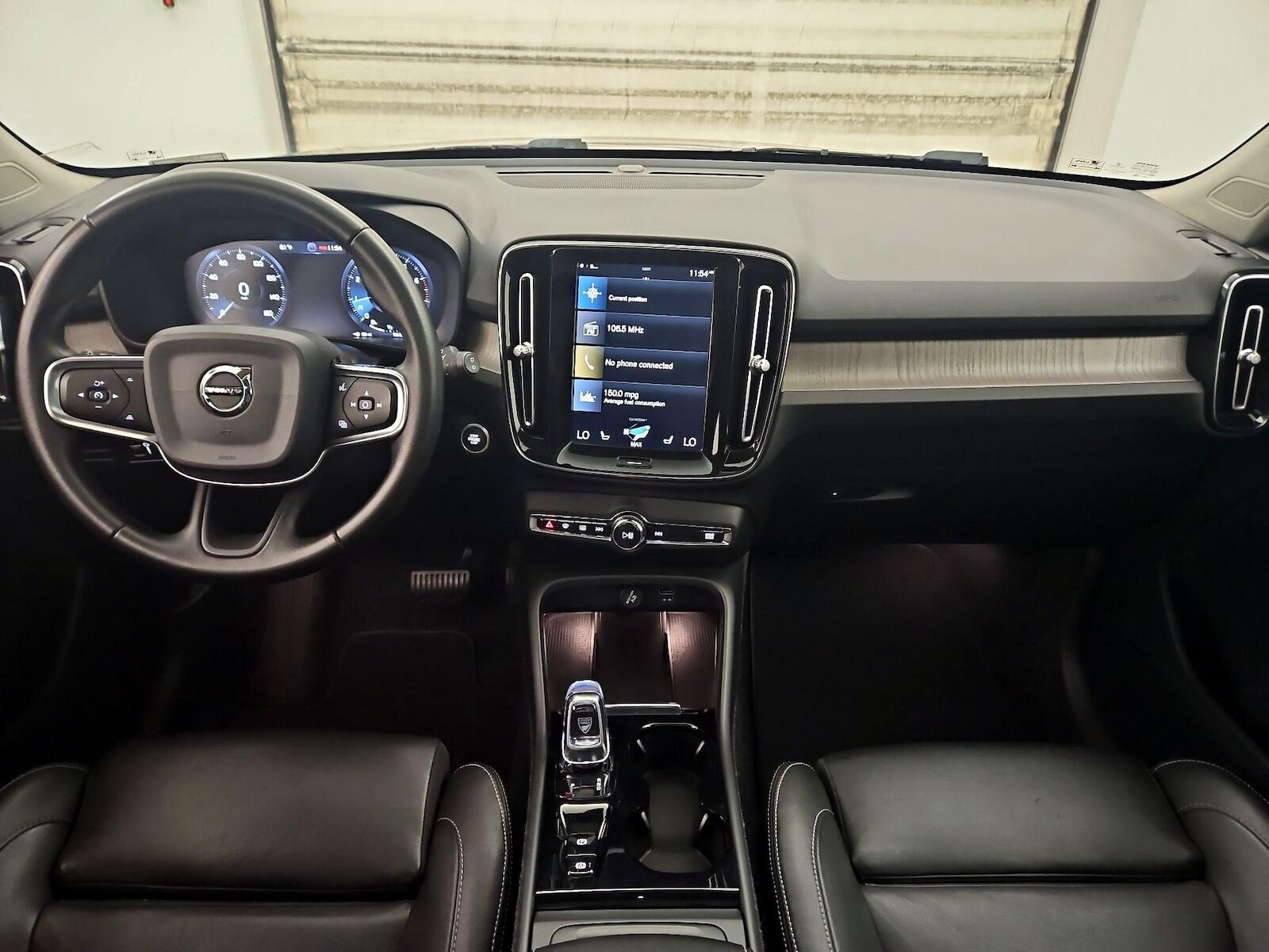 2020 VOLVO XC40