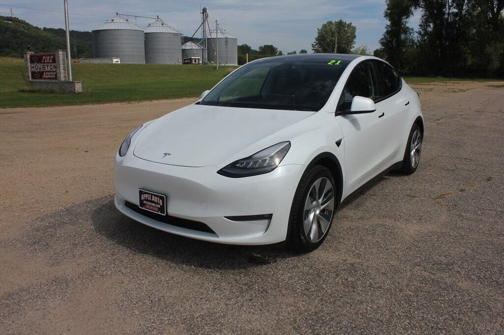 2021 TESLA Model Y