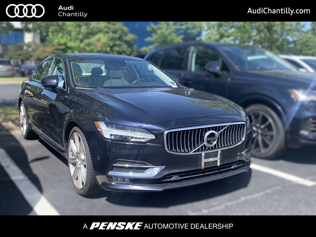 2017 VOLVO S90