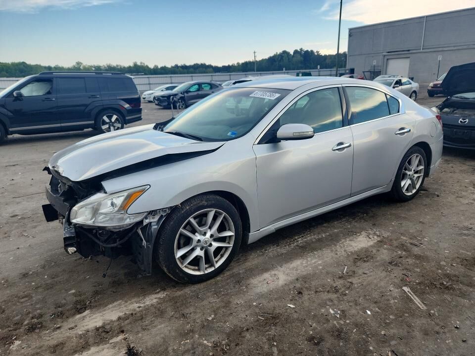 2010 NISSAN Maxima