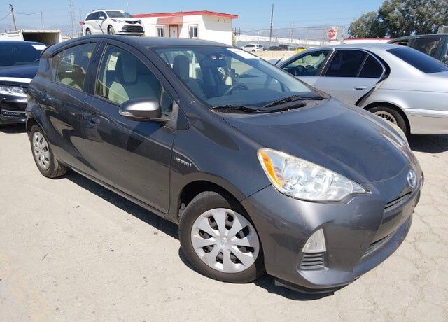 2014 TOYOTA Prius
