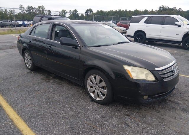 2005 TOYOTA Avalon