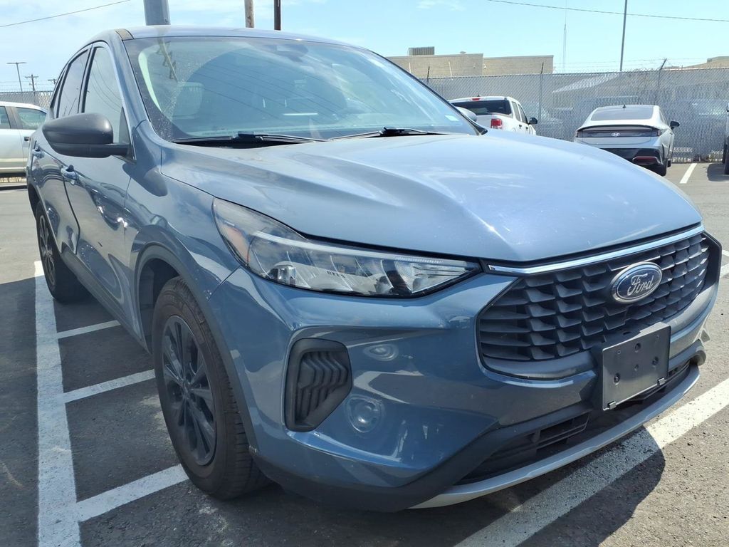 2024 FORD Escape