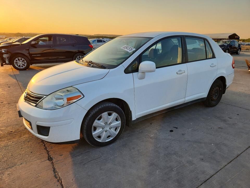 2010 NISSAN Versa