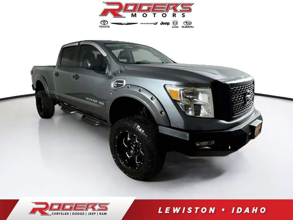 2017 NISSAN Titan