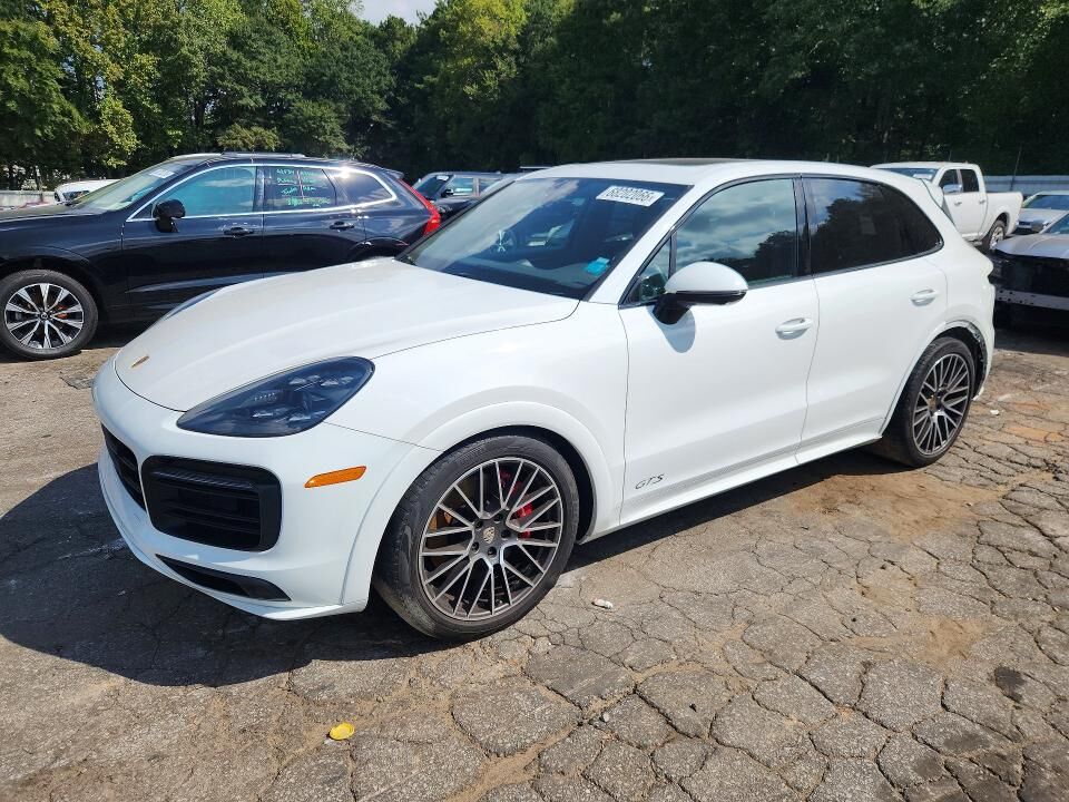 2022 PORSCHE Cayenne