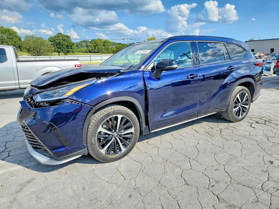 2021 TOYOTA Highlander