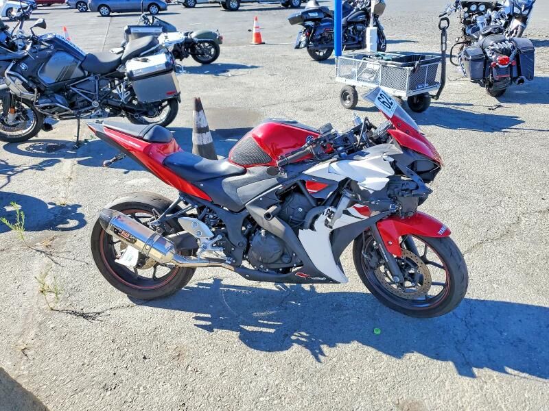 2015 YAMAHA YFZR3