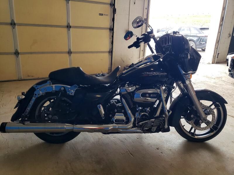 2017 HARLEY DAVIDSON FLHX / Street Glide