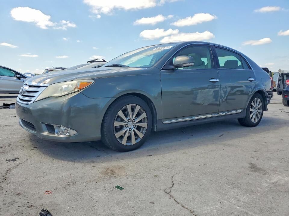 2011 TOYOTA Avalon