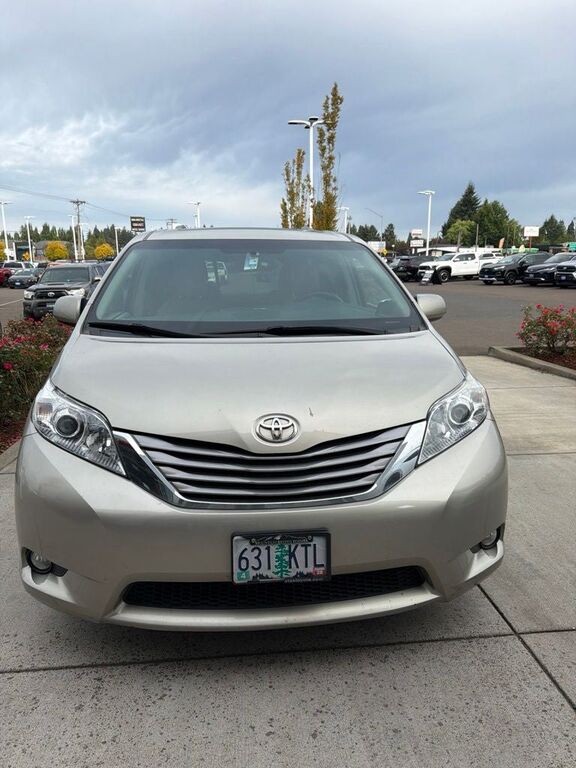 2015 TOYOTA Sienna