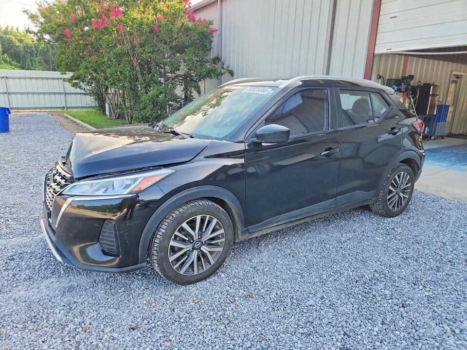 2021 NISSAN Kicks