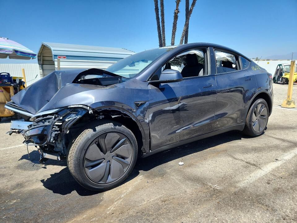 2026 TESLA Model Y