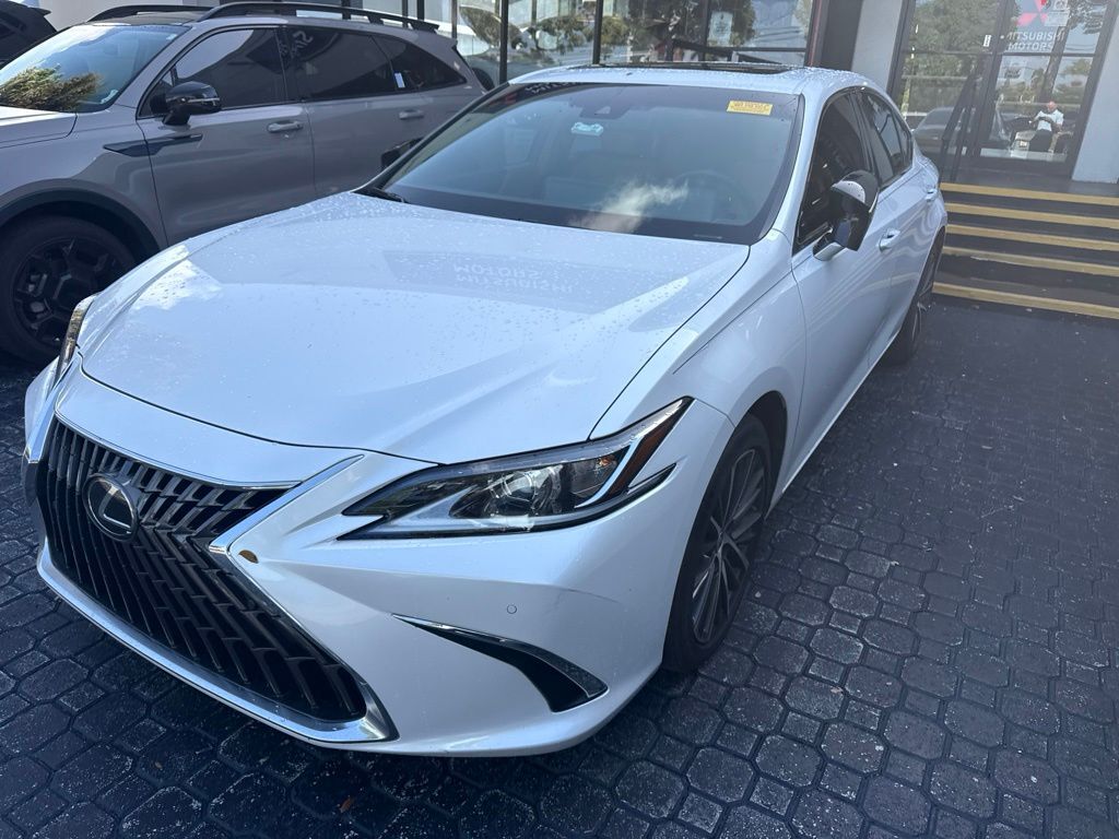 2024 LEXUS ES
