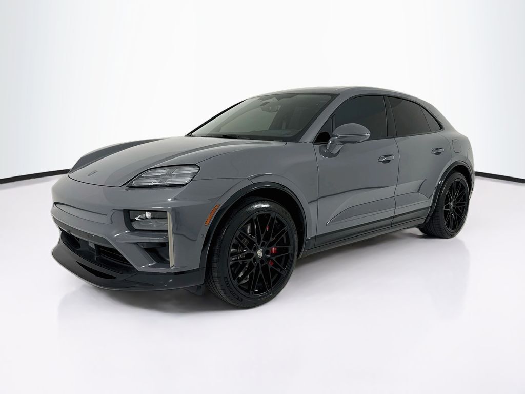 2025 PORSCHE Macan