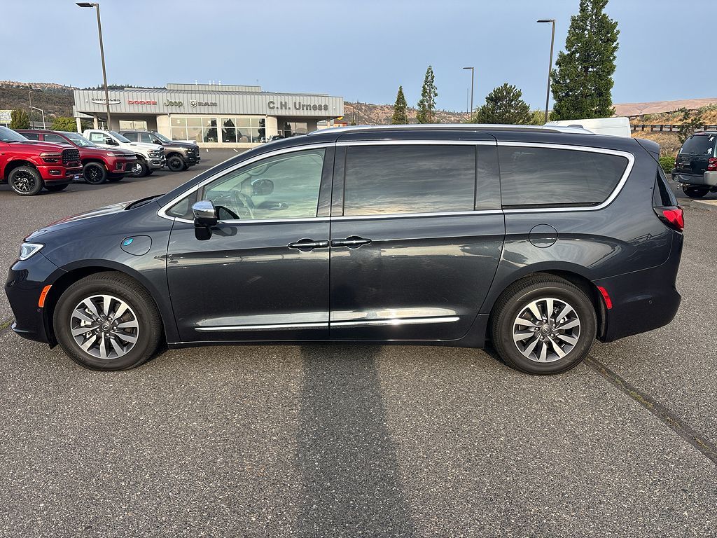 2021 CHRYSLER Pacifica