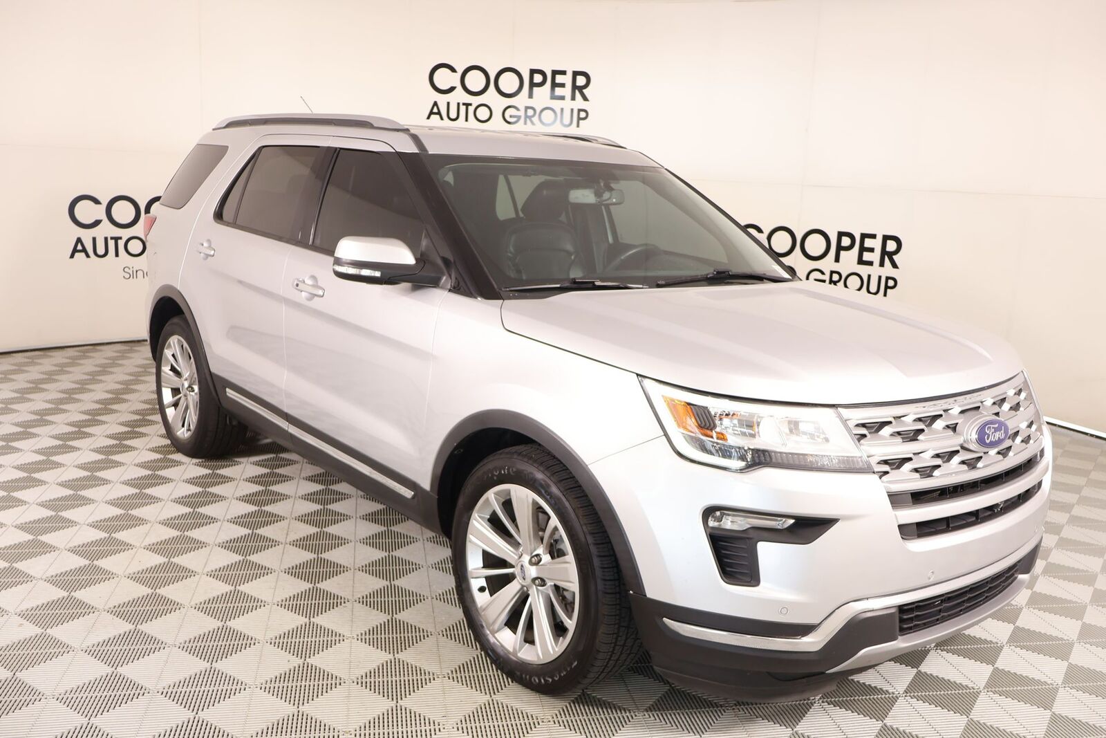 2019 FORD Explorer
