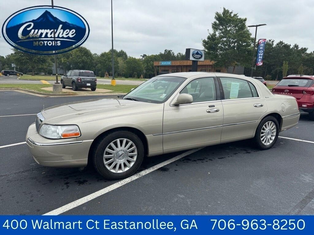 2004 LINCOLN Town Car