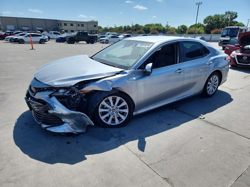 2020 TOYOTA Camry