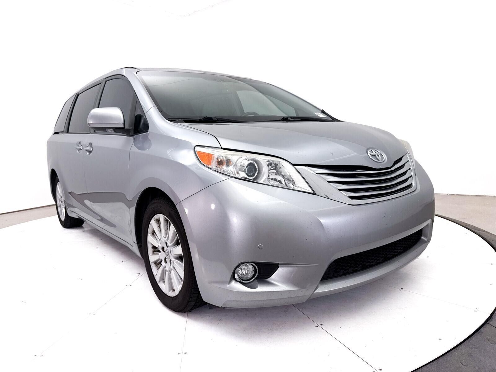 2012 TOYOTA Sienna