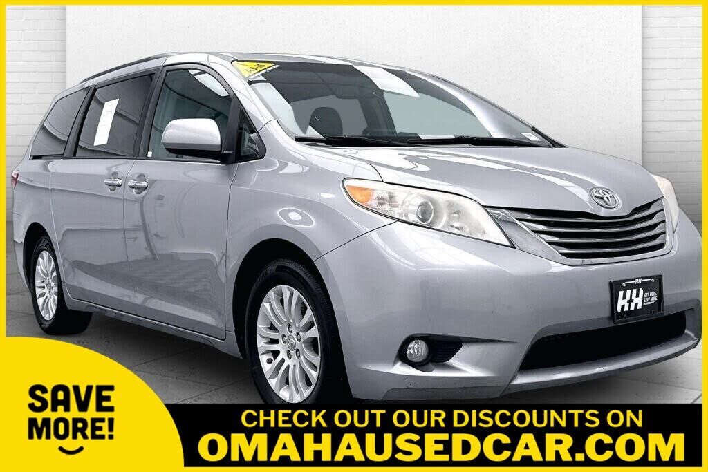 2017 TOYOTA Sienna