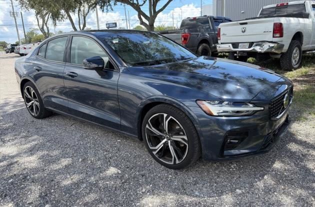 2024 VOLVO S60