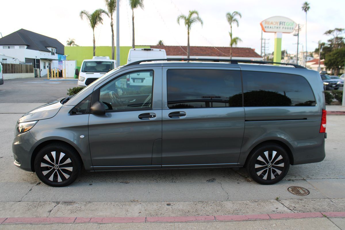 2021 Mercedes-Benz METRIS