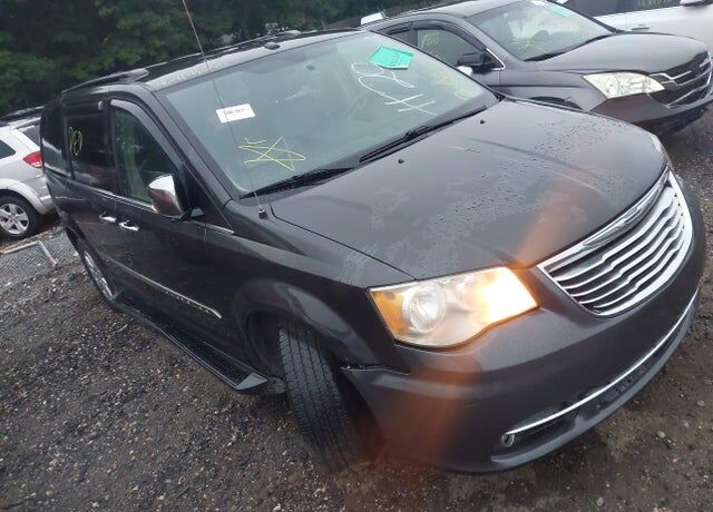 2011 CHRYSLER Town and Country