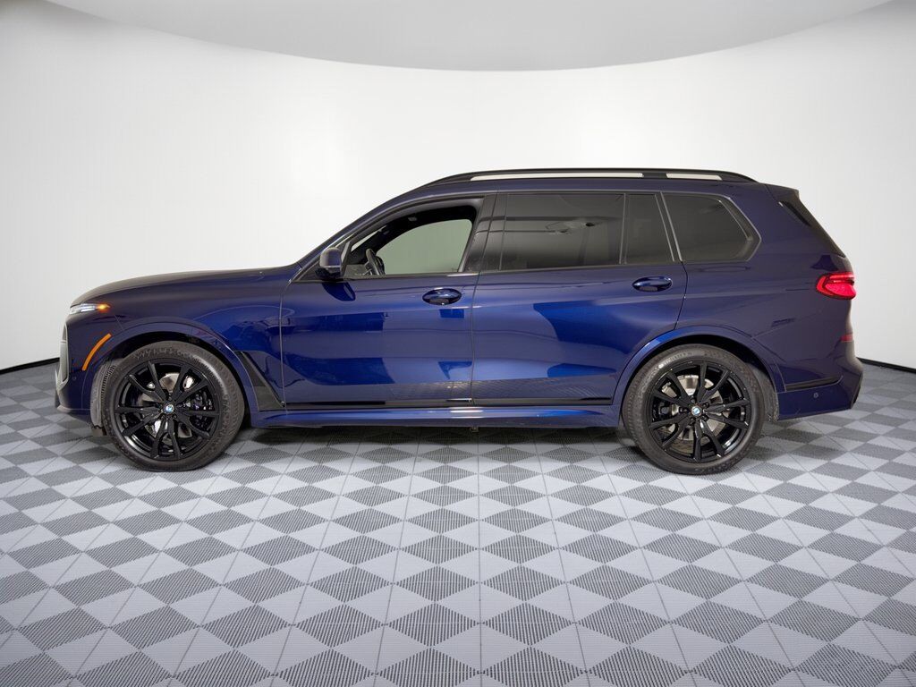 2025 BMW X7