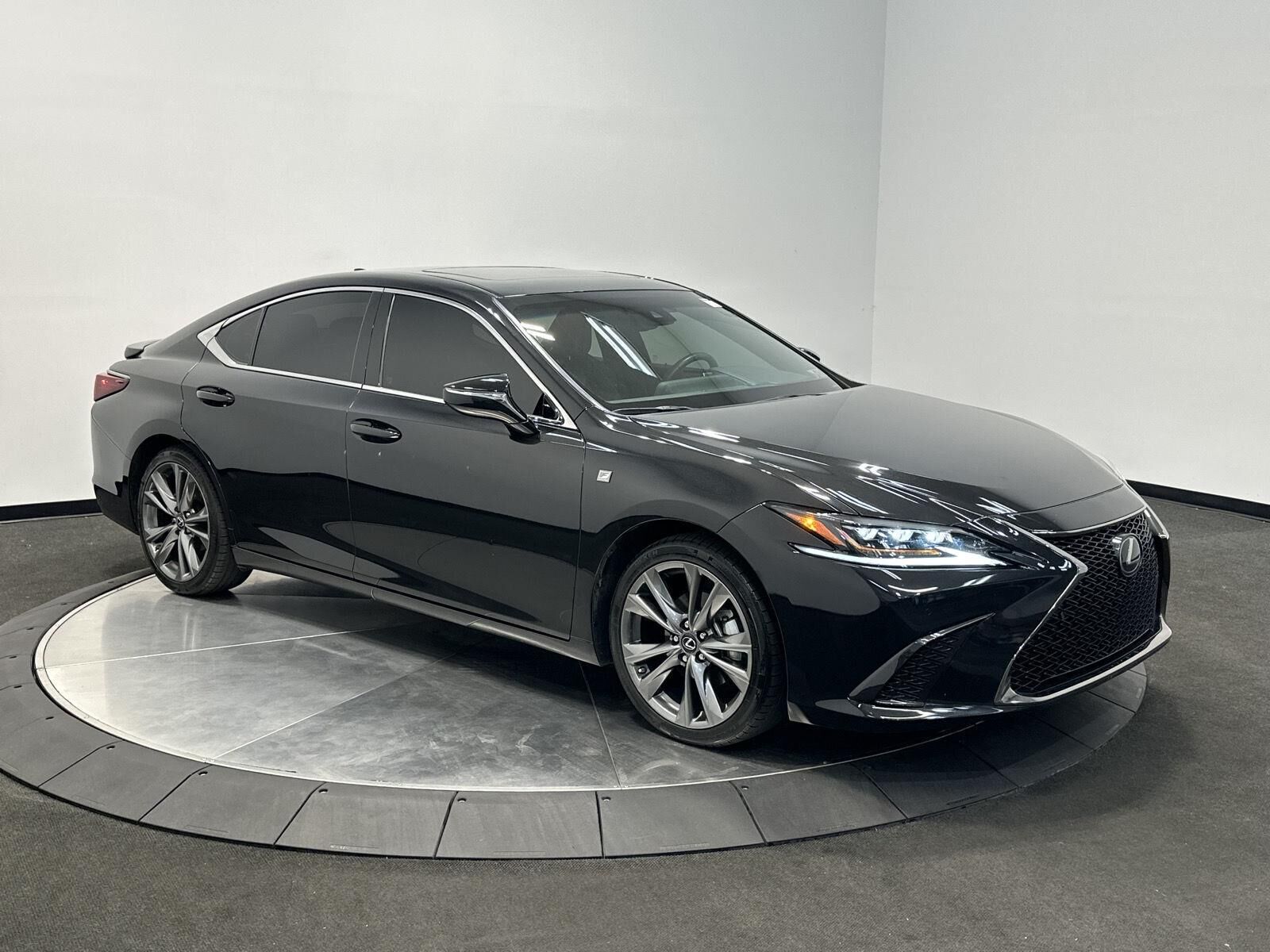 2019 LEXUS ES